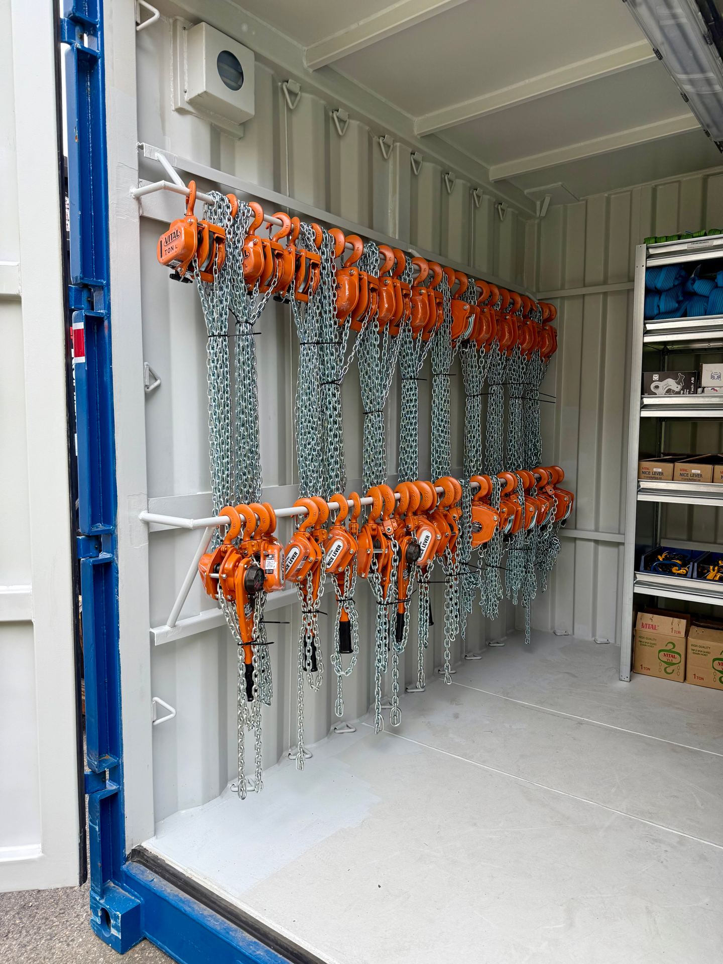 Utstyrs-container for utleie